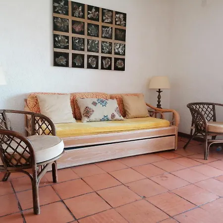 Sunny Apartment Ouramar, In Oura Beach, Albufeira Apartmán